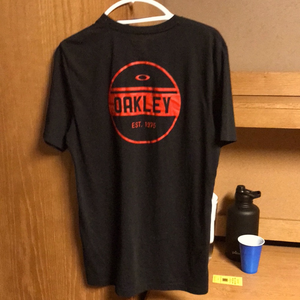 Oakley shirt red logo clean no stains medium regular fit